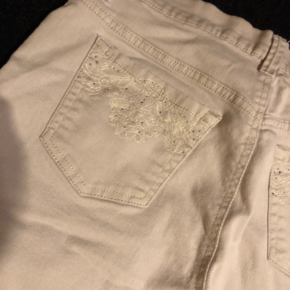 Excellent condition tan capris - Picture 3 of 5